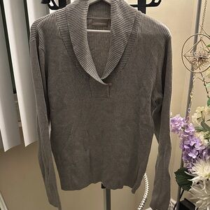 Croft & Barrow Women's Gray V-Neck Sweater